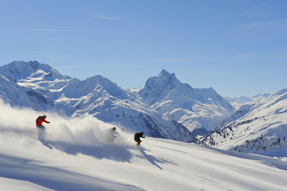 Berghotel Basur - Das Schihotel Am Arlberg Флирш Экстерьер фото